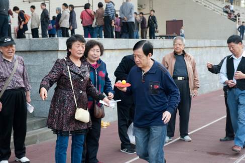 说明:E:\工会离退体\离退休\活动\2016.4.11 退休职工趣味运动会\DSC_2743.jpg